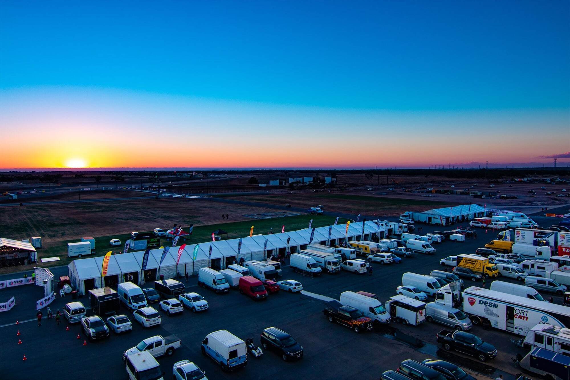 Rydges Pit Lane 4*